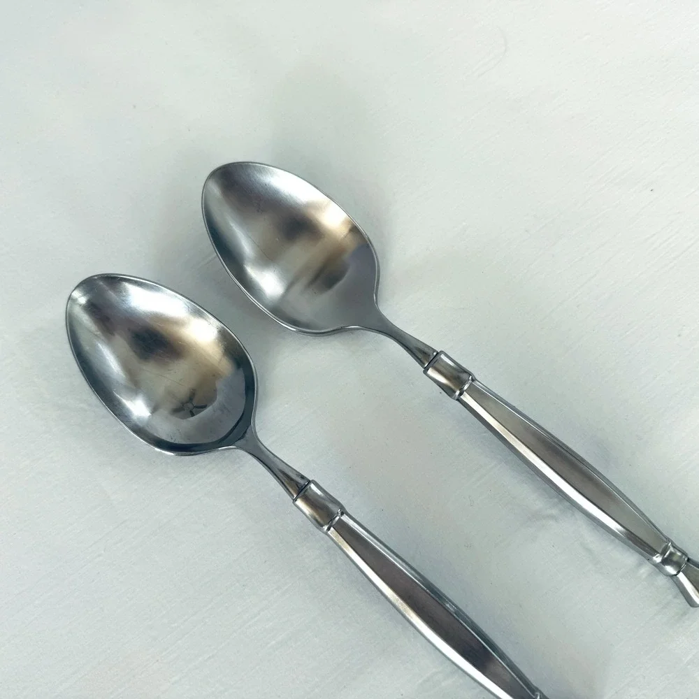 2X Oneida (Cube) Heirloom Act II Act 2 Satin Stainless Tablespoons Serving Spoon